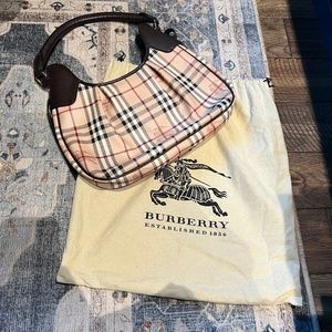 Burberry purse